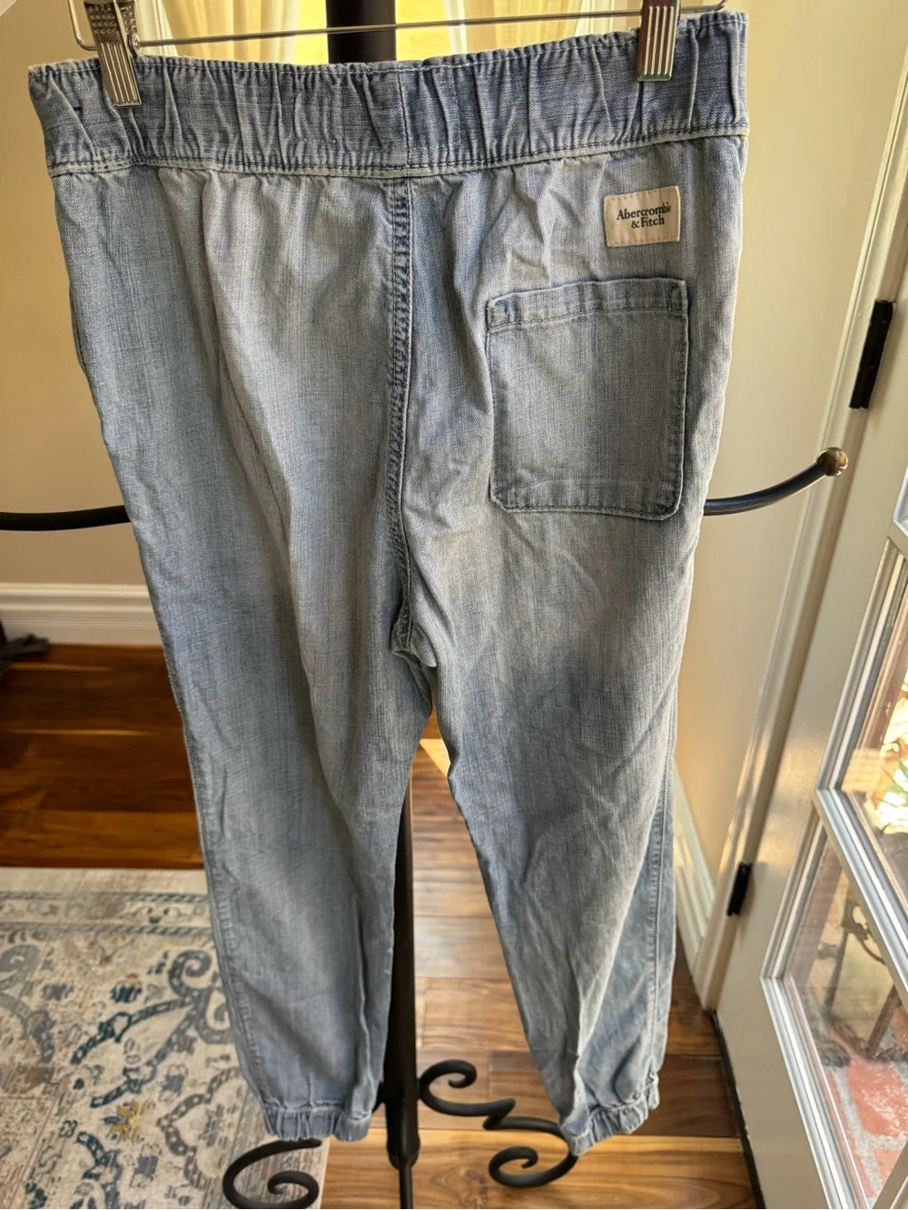 Abercrombie & Fitch Light Blue Men's Jogger Jeans Size Small Pull String Elastic